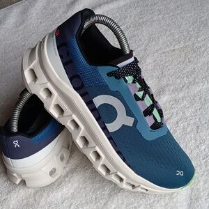 NWOT On Cloud Cloud Monster Professional Running Shoes